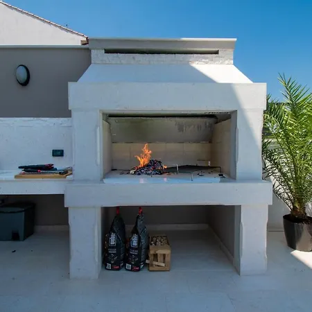 House Suzana Banjole
